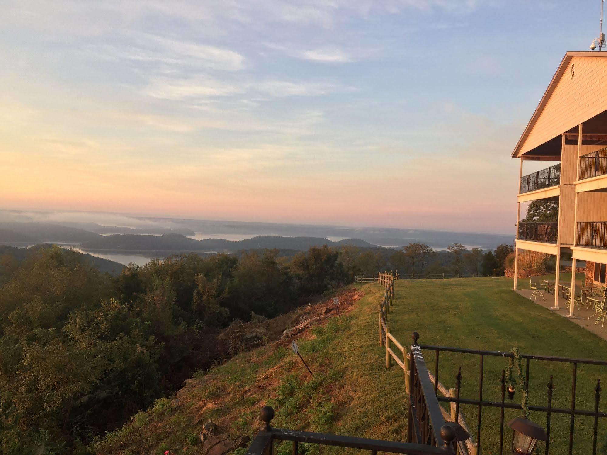 Whitney Mountain Lodge Lost Bridge Village 外观 照片